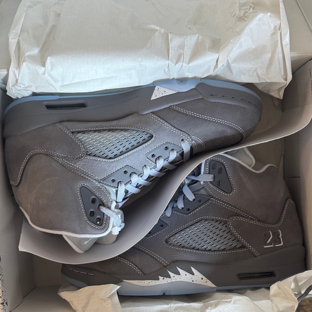 Jordan Men's Retro Basketball Sneakers - Gray